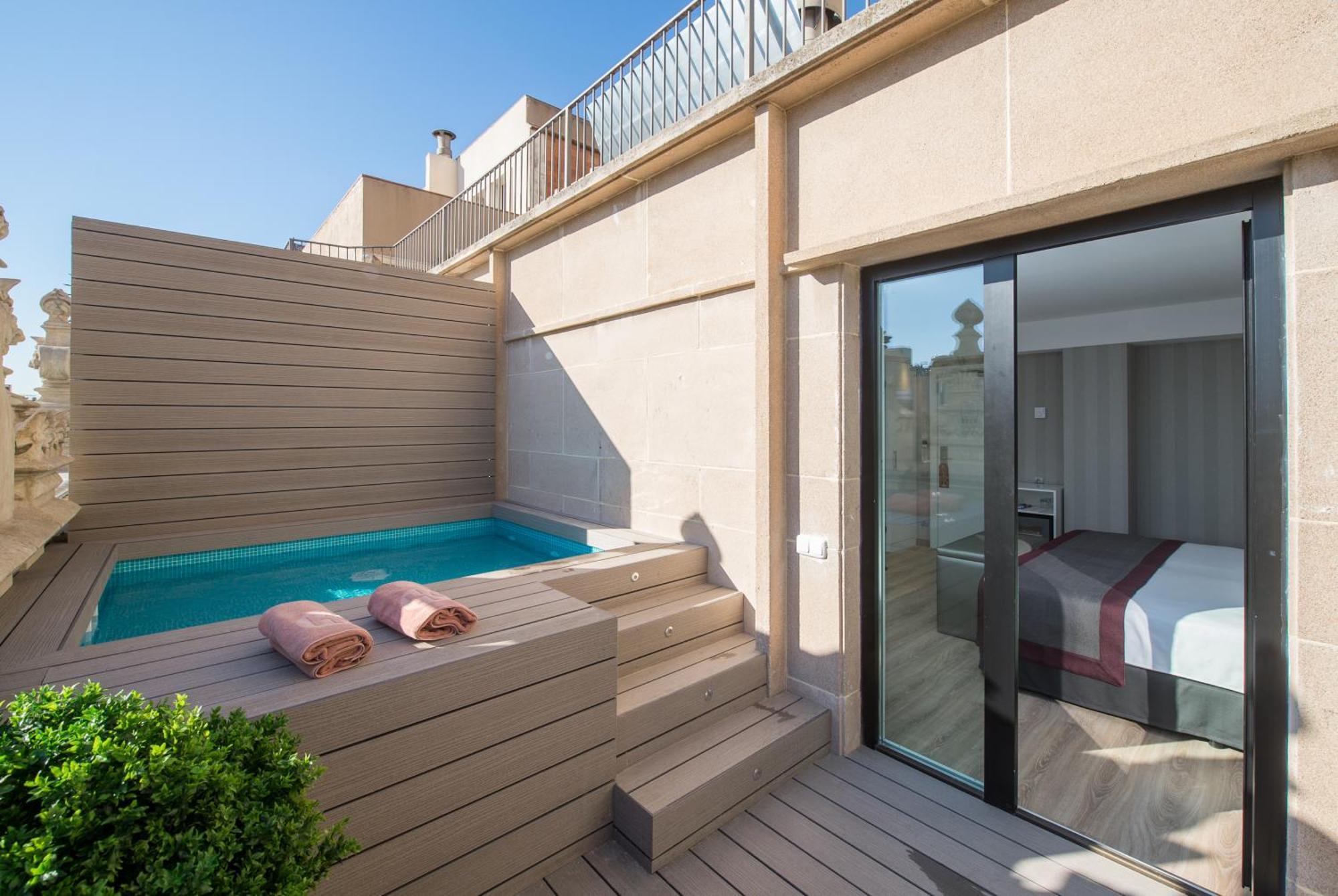 Deluxe Double or Twin Room Pool & Spa Access